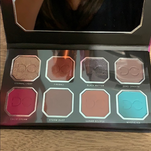 Makeup - Picture 3 of 4